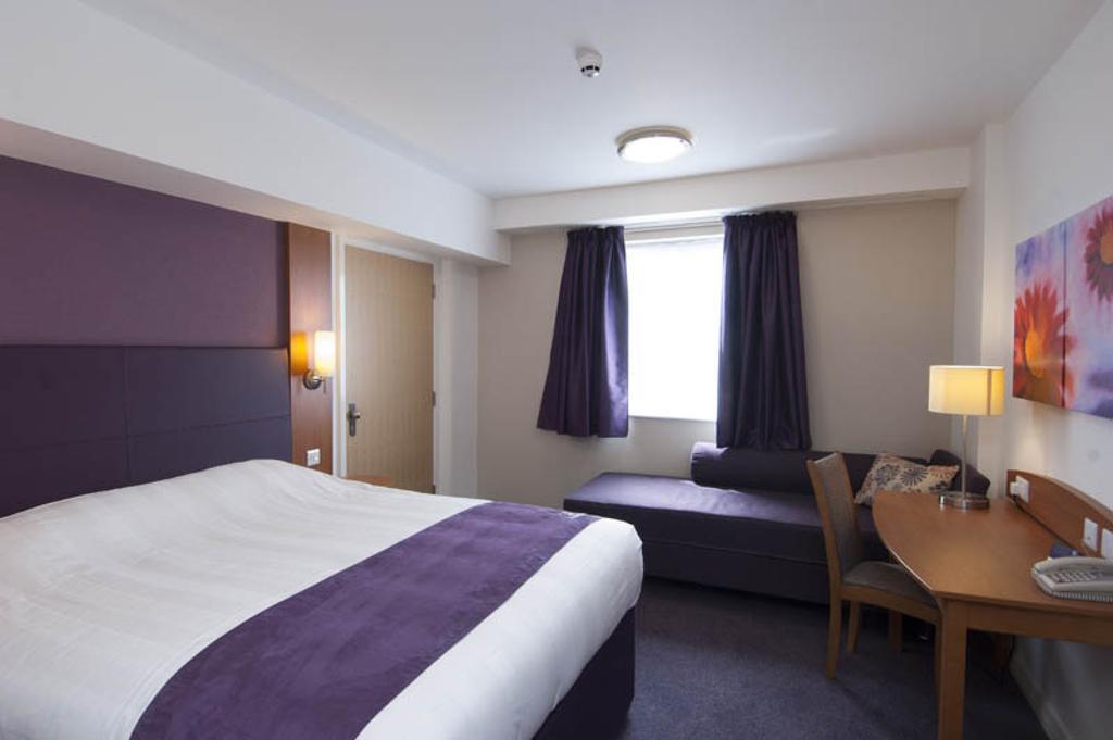 Premier Inn Manchester - Handforth Εξωτερικό φωτογραφία