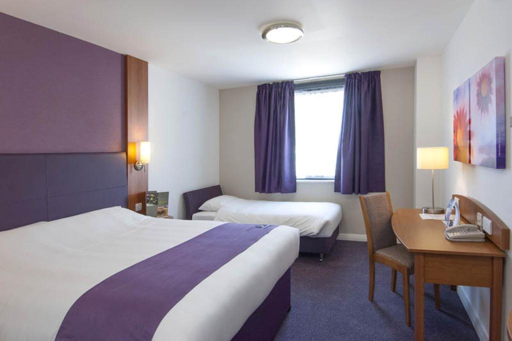 Premier Inn Manchester - Handforth Δωμάτιο φωτογραφία